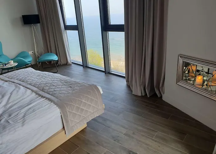 Premium Seaview 50 Meters From The роскошные с прямым видом на море в 50 метрах от пляжа Cf Одесса