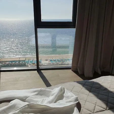 Premium Seaview 50 Meters From The роскошные с прямым видом на море в 50 метрах от пляжа Cf * Одеса